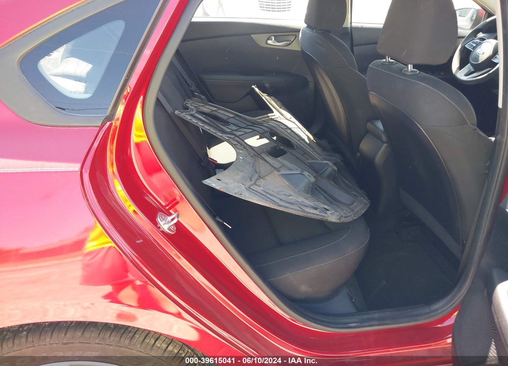 2019 KIA FORTE LXS VIN: 3KPF24AD5KE011955