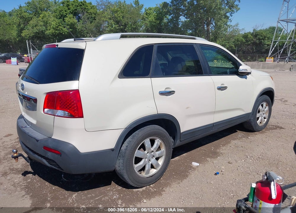 2011 KIA SORENTO LX VIN: 5XYKT3A17BG127060
