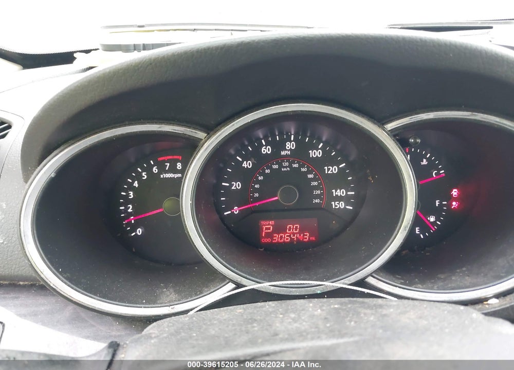 2011 KIA SORENTO LX VIN: 5XYKT3A17BG127060