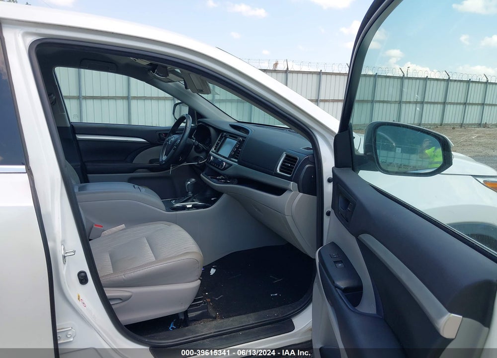 2019 TOYOTA HIGHLANDER LE PLUS VIN: 5TDZZRFH9KS365503