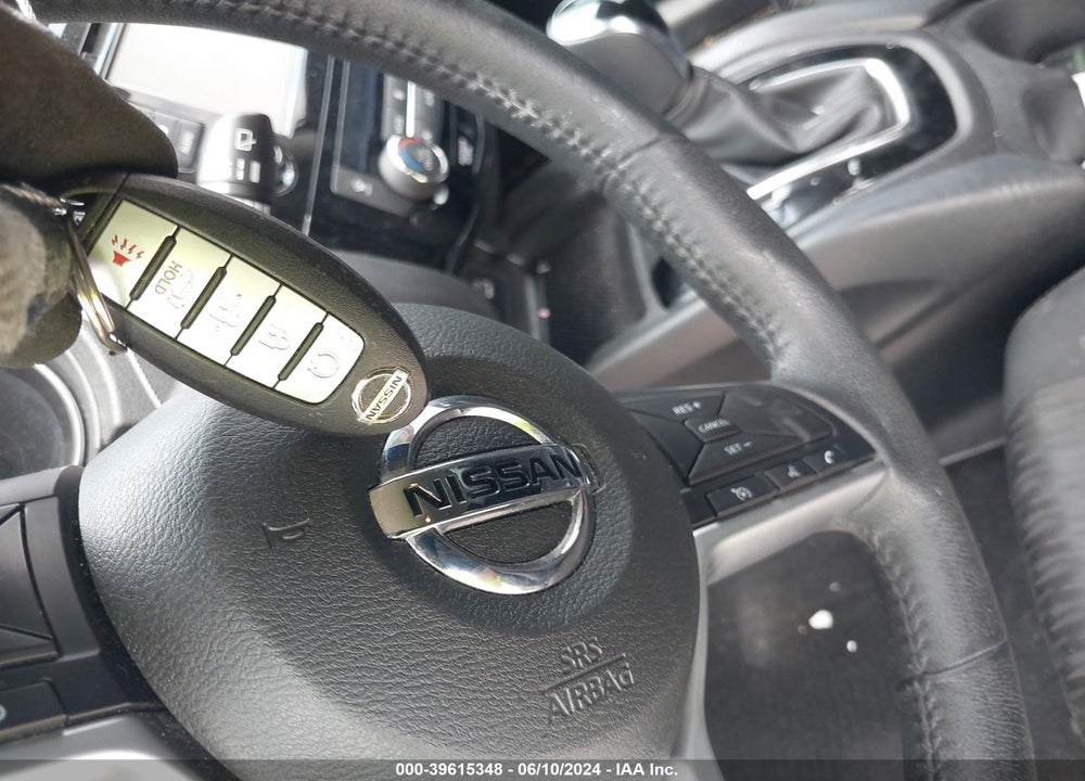 2018 NISSAN ROGUE SV VIN: 5N1AT2MVXJC851859