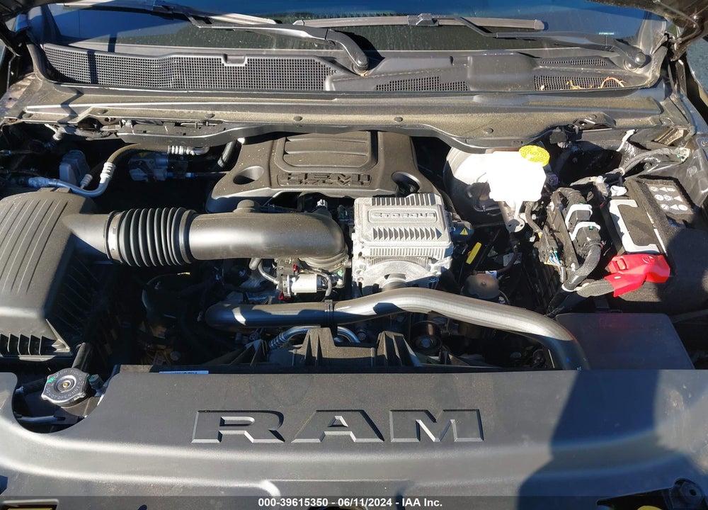 2024 RAM 1500 LAIE  4X4 5'7 BOX VIN: 1C6SRFJTXRN212647