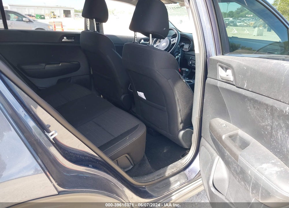 2018 KIA SPORTAGE LX VIN: KNDPMCAC0J7354686
