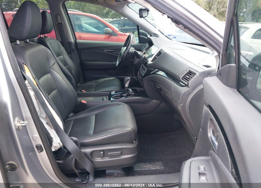 2019 HONDA RIDGELINE RTL-E VIN: 5FPYK3F7XKB014597