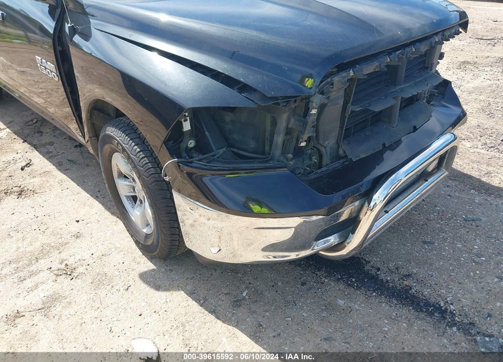 2018 RAM 1500 SLT QUAD CAB 4X2 6'4 BOX VIN: 1C6RR6GG1JS324171