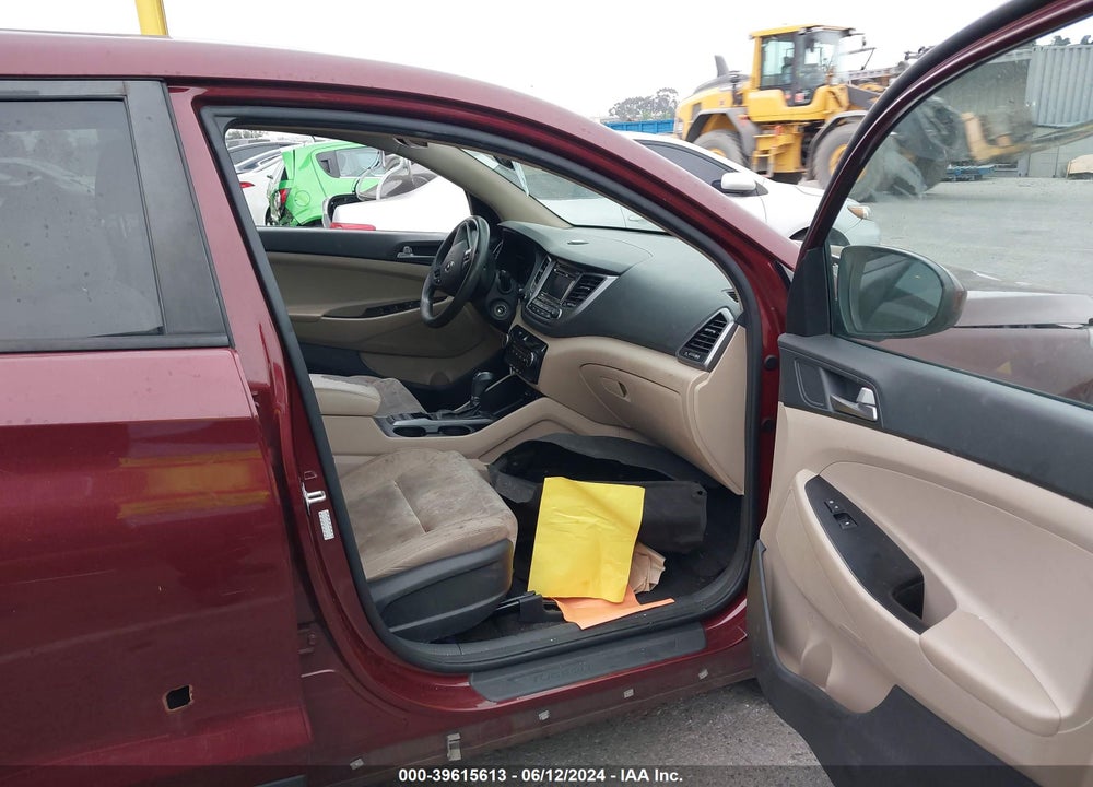 2018 HYUNDAI TUCSON SE VIN: KM8J23A42JU610165