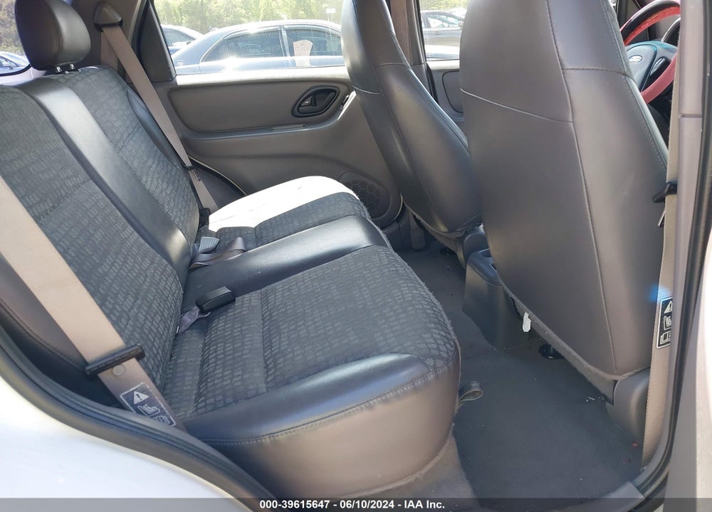 2001 FORD ESCAPE XLS VIN: 1FMYU01131KB13361
