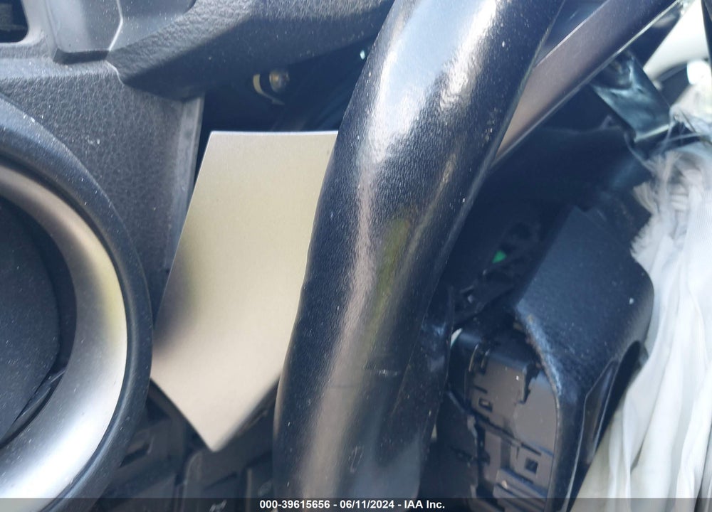 2016 TOYOTA RAV4 XLE VIN: JTMRFREV1GJ059223