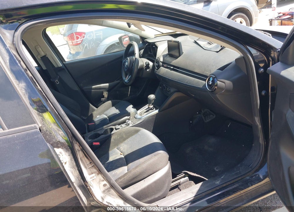 2019 TOYOTA YARIS LE VIN: 3MYDLBYV1KY510405
