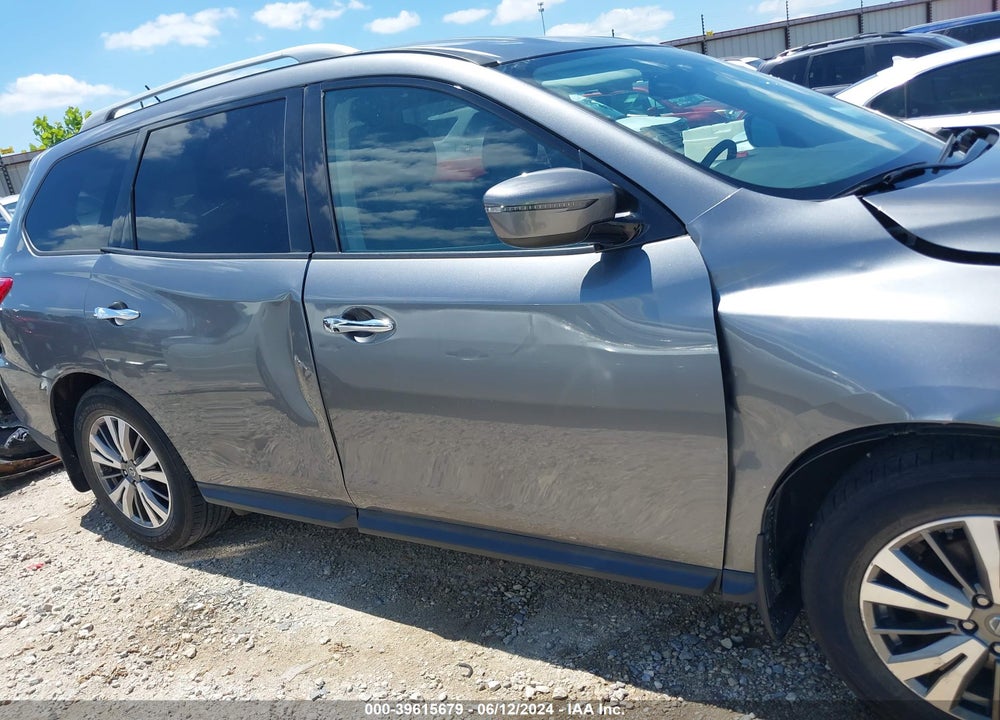 2018 NISSAN PATHFINDER SV VIN: 5N1DR2MN1JC624555