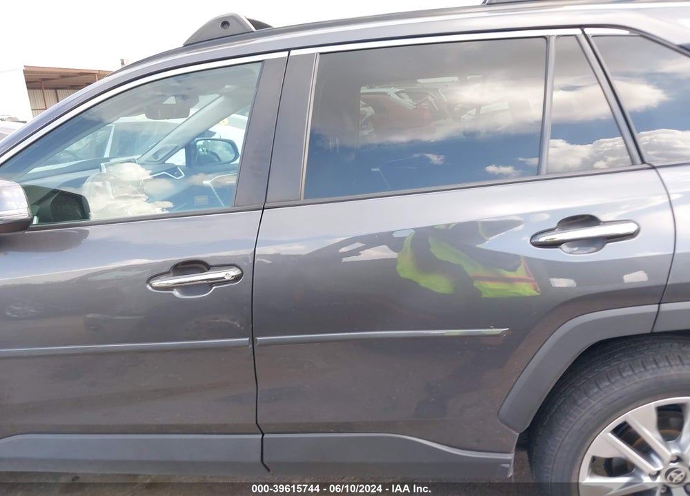 2022 TOYOTA RAV4 LIMITED VIN: 2T3Y1RFV1NC189608