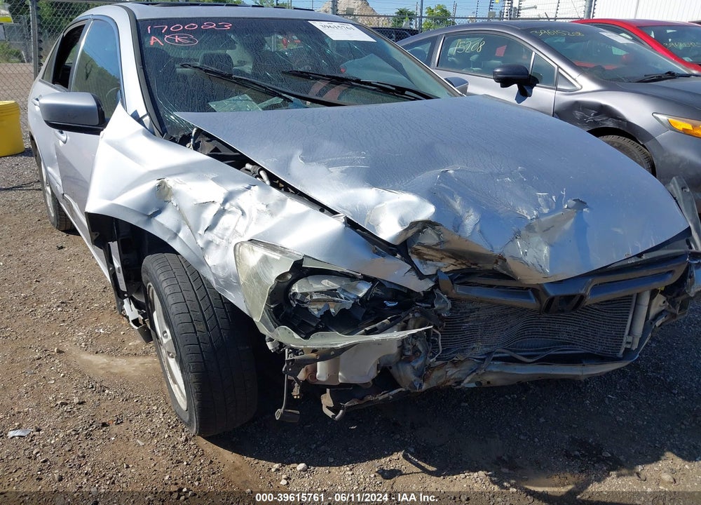 2004 HONDA ACCORD 2.4 EX VIN: 1HGCM56684A105137