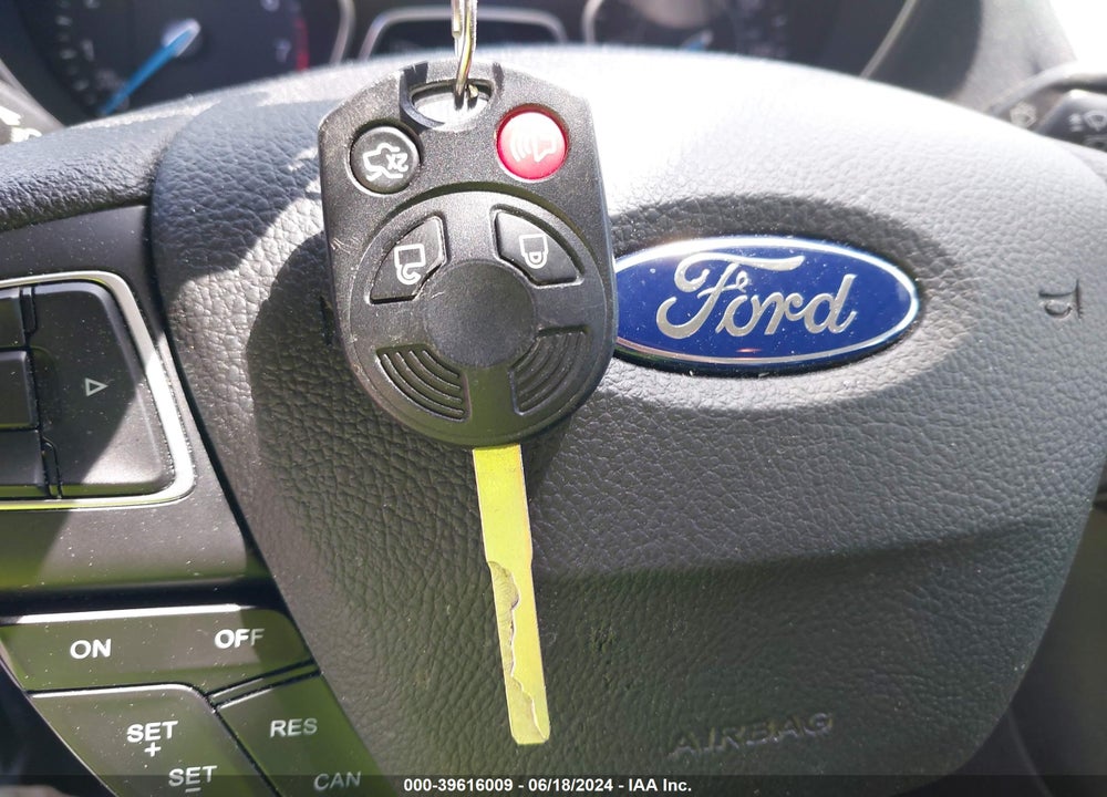 2017 FORD FOCUS SE VIN: 1FADP3F29HL300563