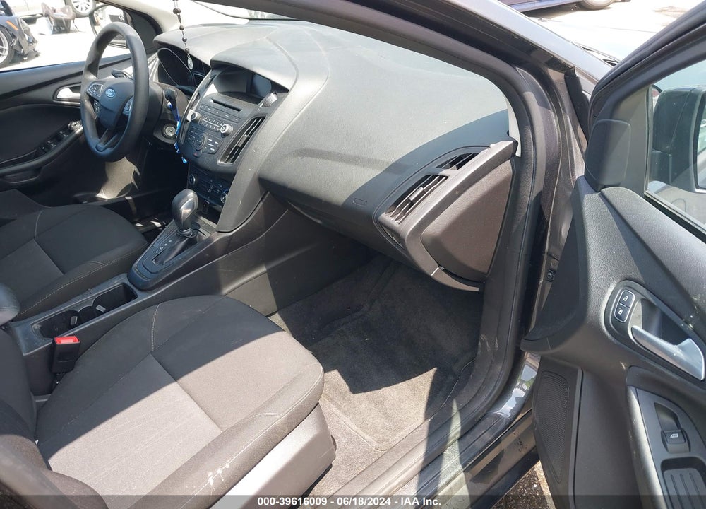 2017 FORD FOCUS SE VIN: 1FADP3F29HL300563