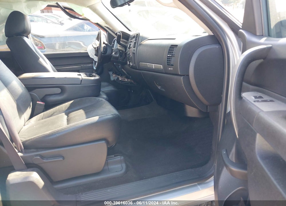 2011 GMC SIERRA 1500 SLE VIN: 1GTR1VE00BZ240934