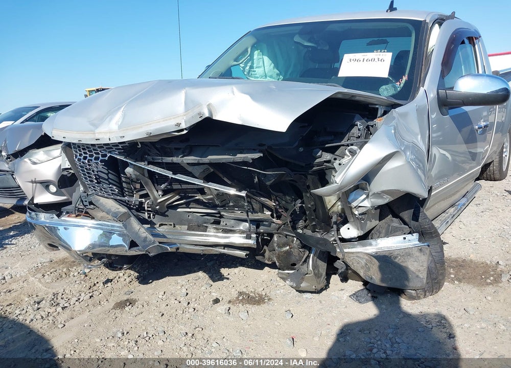 2011 GMC SIERRA 1500 SLE VIN: 1GTR1VE00BZ240934