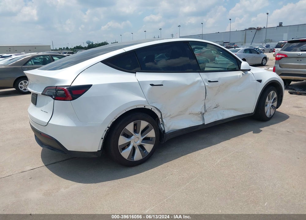2023 TESLA MODEL Y VIN: 7SAYGDEE1PA089888