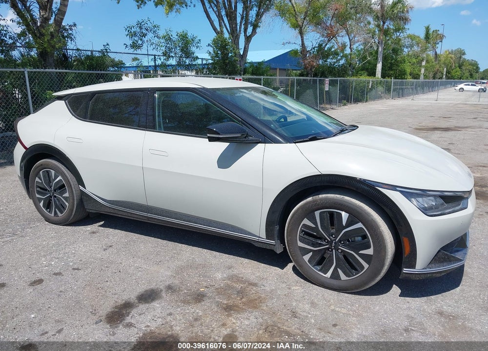 2022 KIA EV6 WIND VIN: KNDC34LA5N5080910