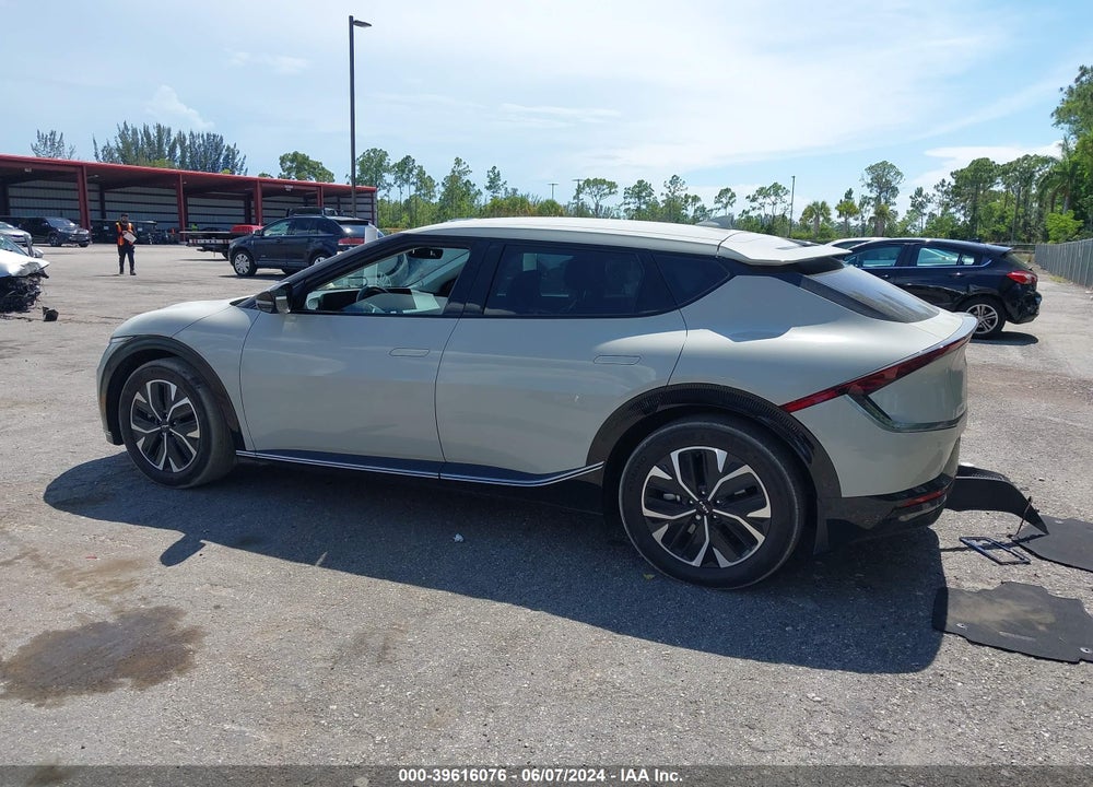 2022 KIA EV6 WIND VIN: KNDC34LA5N5080910