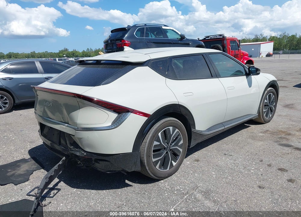 2022 KIA EV6 WIND VIN: KNDC34LA5N5080910