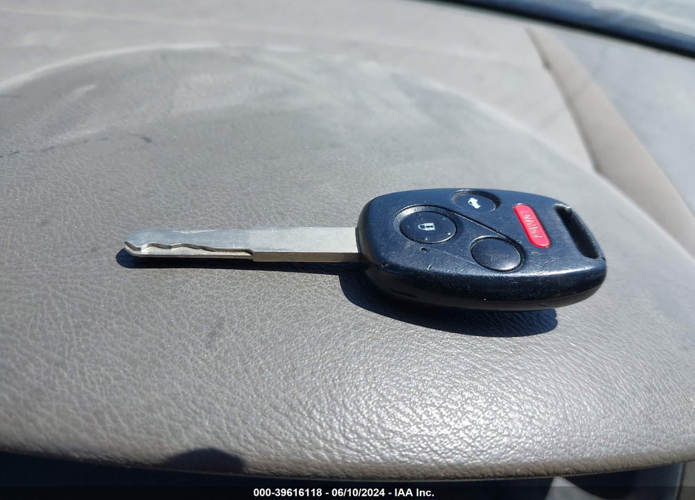 2004 HONDA ACCORD 3.0 EX VIN: 1HGCM66574A027155