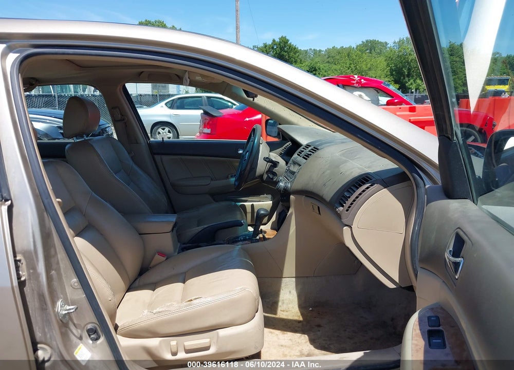 2004 HONDA ACCORD 3.0 EX VIN: 1HGCM66574A027155