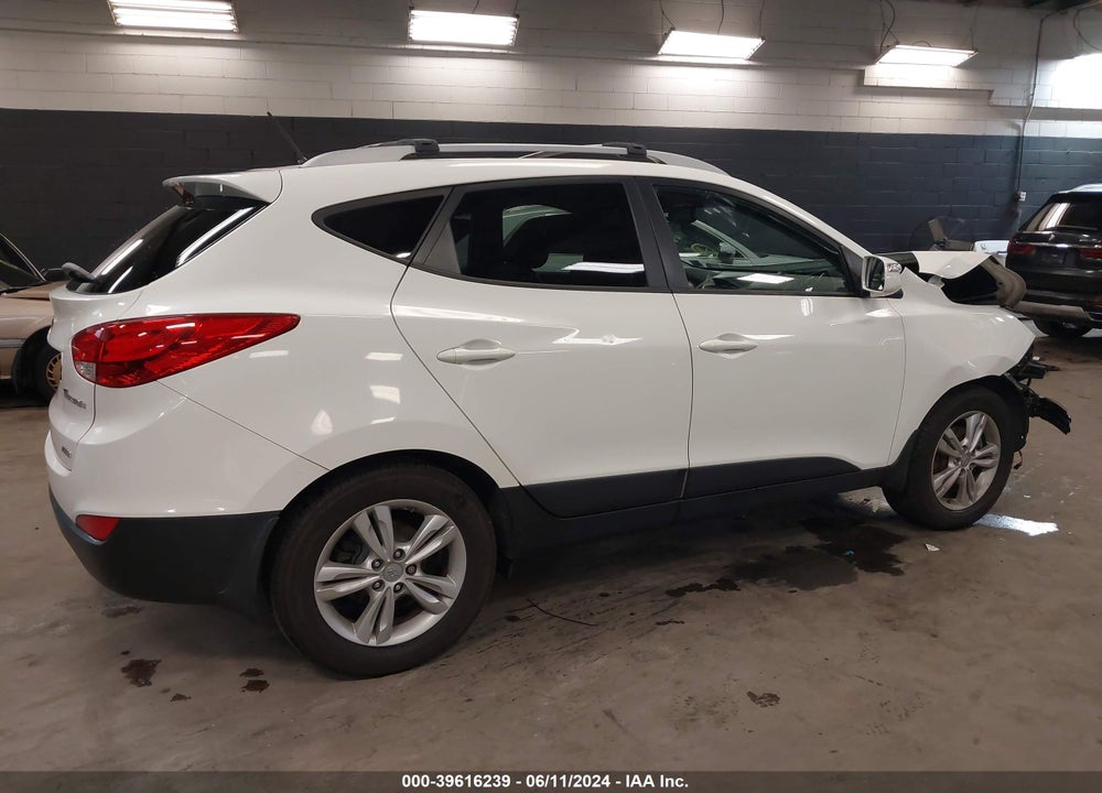2013 HYUNDAI TUCSON GLS VIN: KM8JUCAC8DU616011