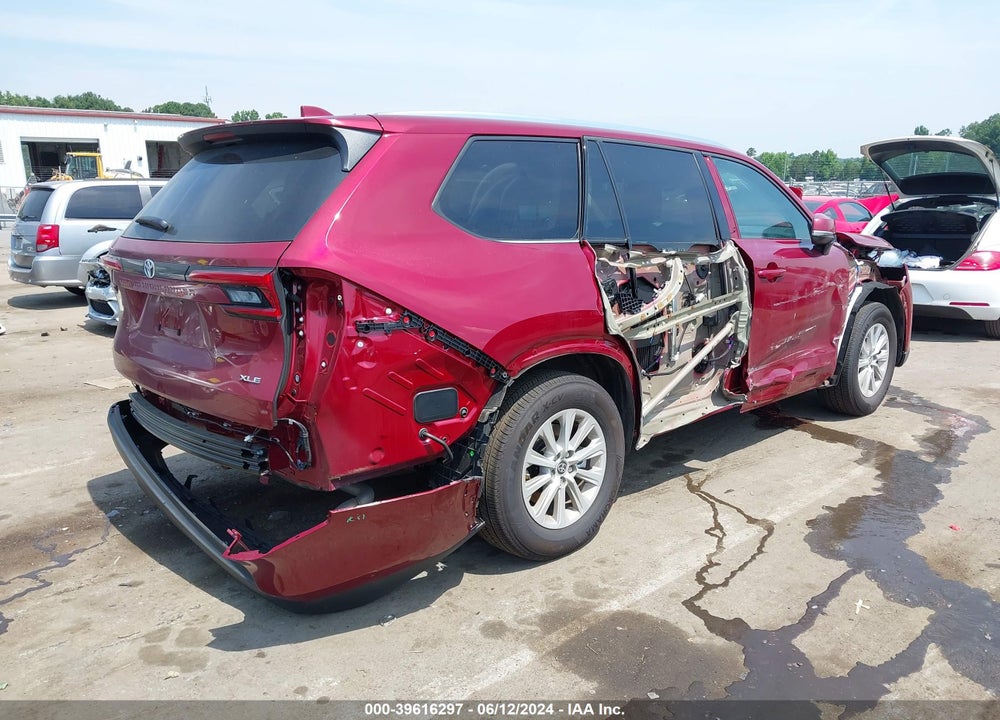 2024 TOYOTA GRAND HIGHLANDER XLE VIN: 5TDAAAA59RS006438