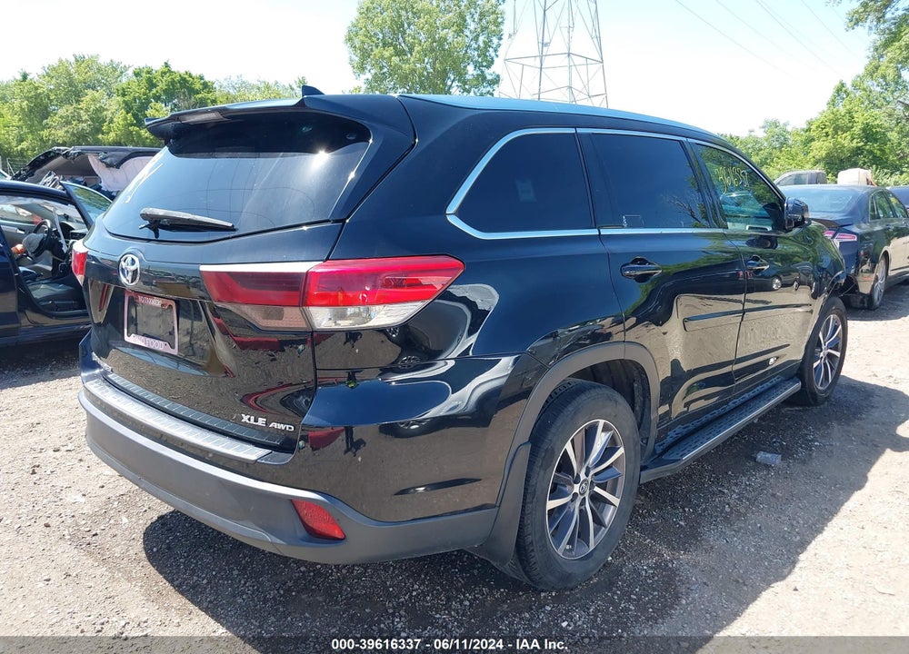 2017 TOYOTA HIGHLANDER VIN: 5TDJZRFH2HS436840