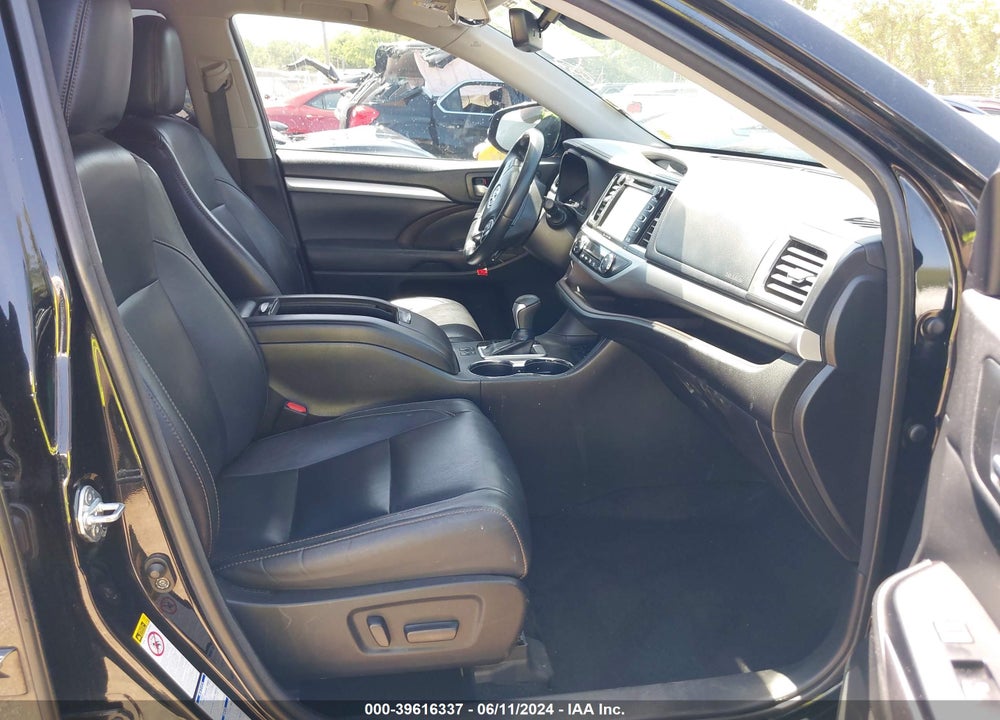 2017 TOYOTA HIGHLANDER VIN: 5TDJZRFH2HS436840