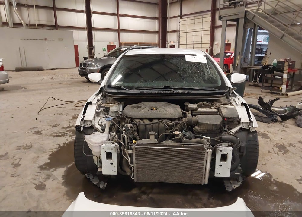 2016 HYUNDAI ELANTRA SE VIN: 5NPDH4AE9GH736220