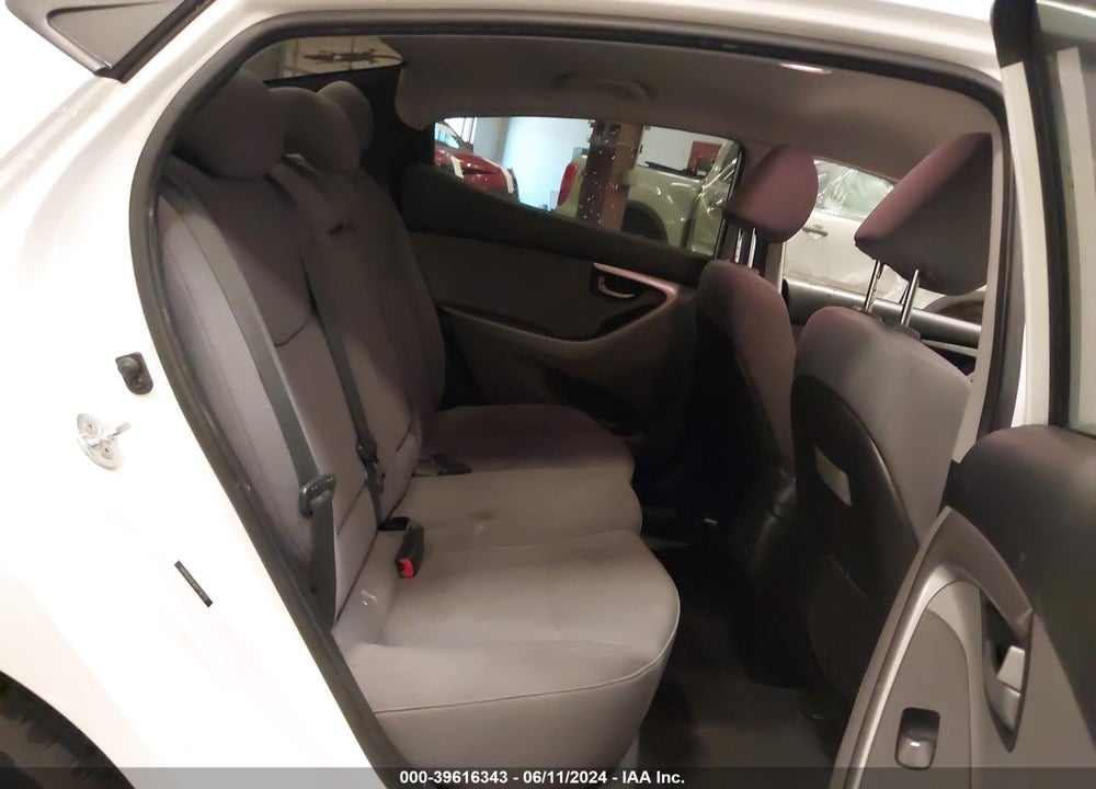 2016 HYUNDAI ELANTRA SE VIN: 5NPDH4AE9GH736220