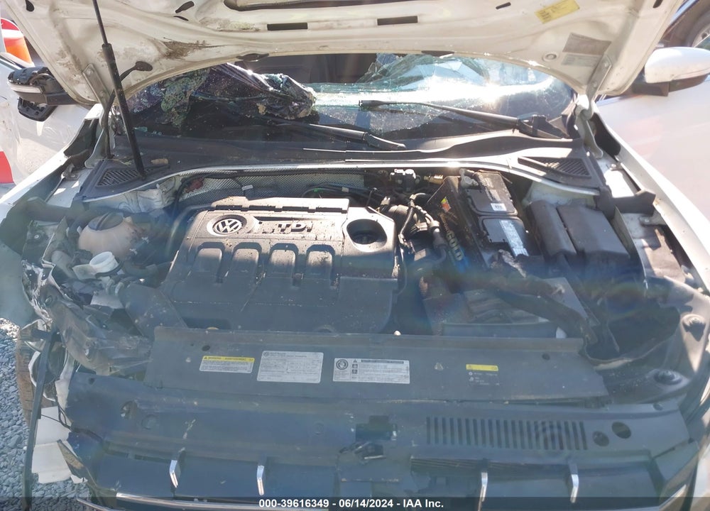 2015 VOLKSWAGEN PASSAT 2.0L TDI SE VIN: 1VWBV7A34FC094741