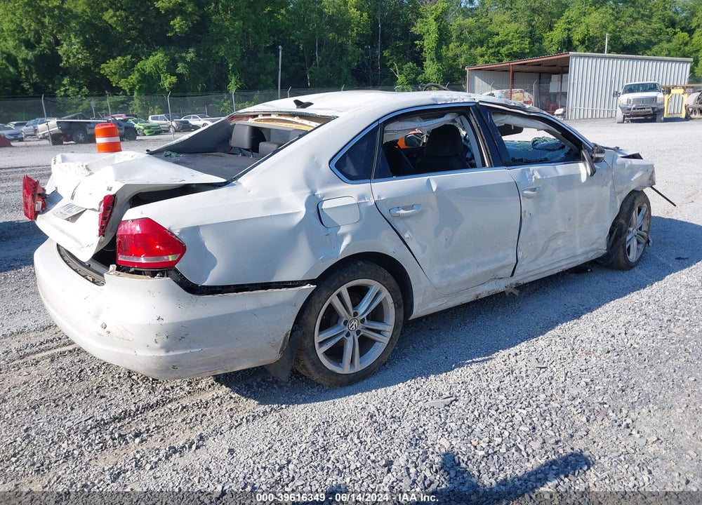 2015 VOLKSWAGEN PASSAT 2.0L TDI SE VIN: 1VWBV7A34FC094741