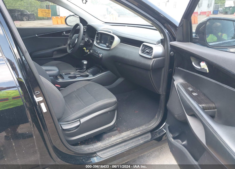 2020 KIA SORENTO 2.4L L VIN: 5XYPG4A38LG670775