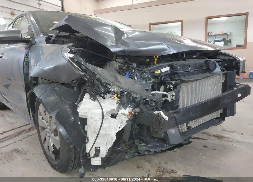 2019 KIA RIO S VIN: 3KPA24ABXKE172536