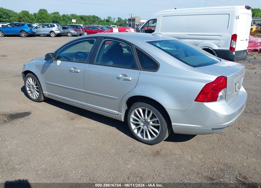 2009 VOLVO S40 VIN: YV1MS390X92430176