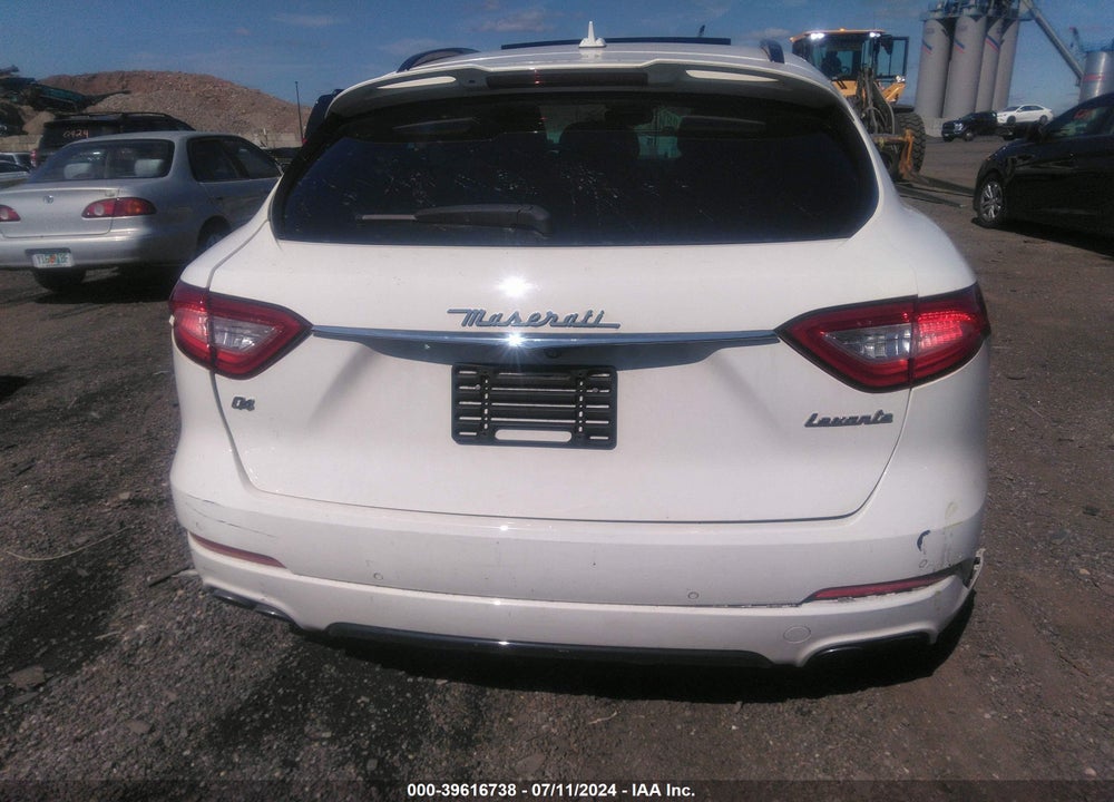 2018 MASERATI LEVANTE GRANSPORT VIN: ZN661XUS2JX259575