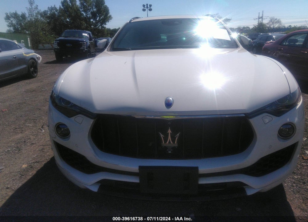 2018 MASERATI LEVANTE GRANSPORT VIN: ZN661XUS2JX259575