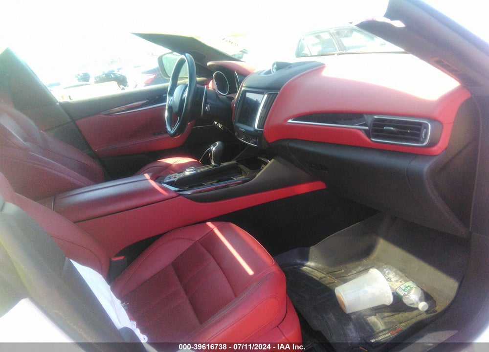 2018 MASERATI LEVANTE GRANSPORT VIN: ZN661XUS2JX259575