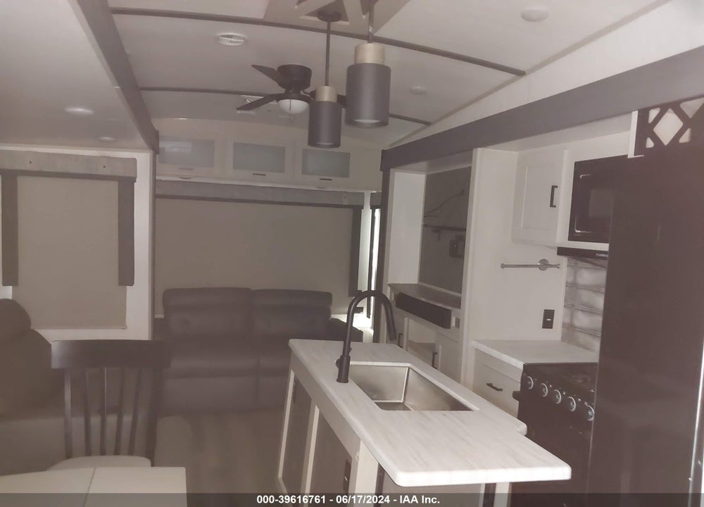 2023 FOREST RIVER GLEN 5TH WHEEL 369BL VIN: 4X4FWBN29PV708172