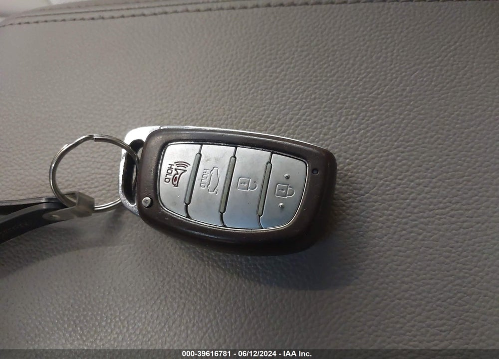2016 HYUNDAI SONATA HYBRID SE VIN: KMHE24L10GA016310