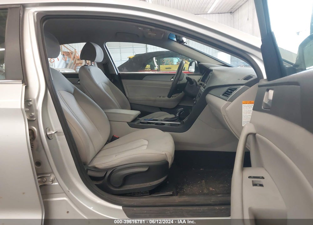 2016 HYUNDAI SONATA HYBRID SE VIN: KMHE24L10GA016310