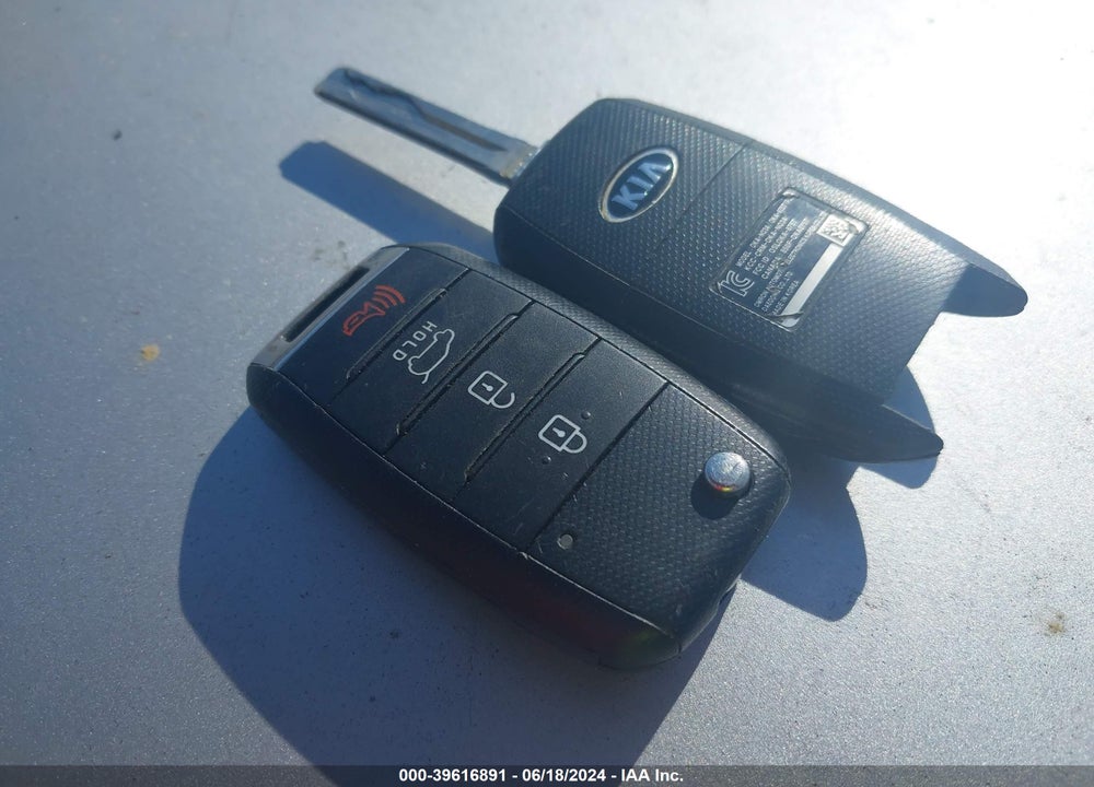2015 KIA SOUL VIN: KNDJP3A5XF7762103
