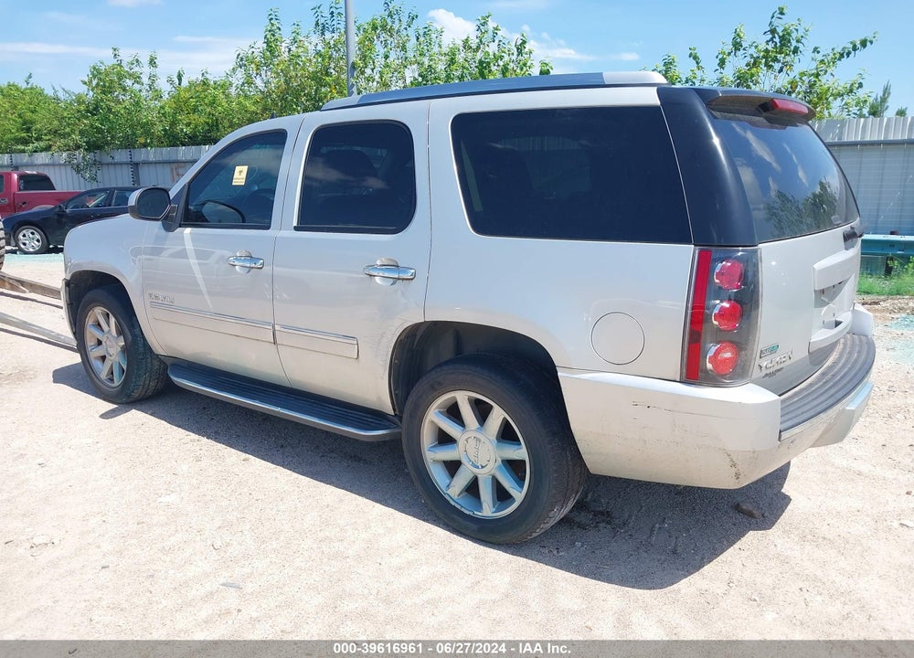 2011 GMC YUKON DENALI VIN: 1GKS1EEF5BR344801