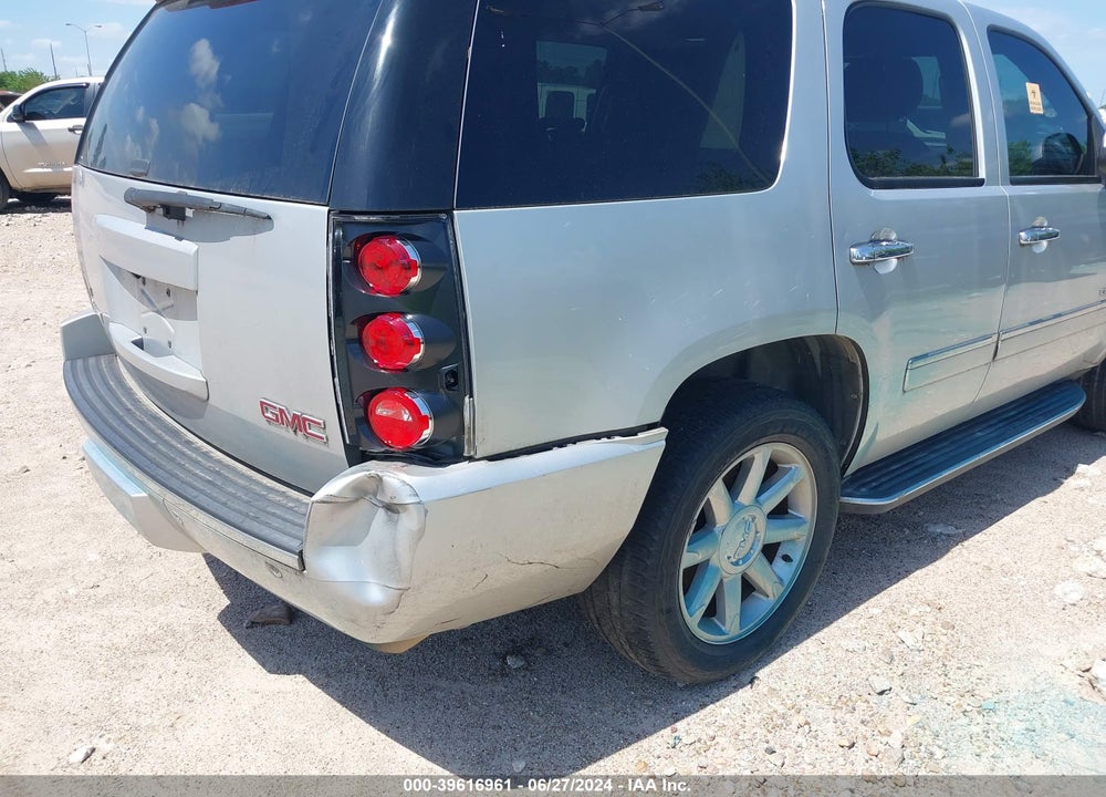 2011 GMC YUKON DENALI VIN: 1GKS1EEF5BR344801