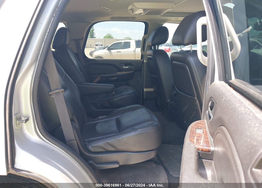 2011 GMC YUKON DENALI VIN: 1GKS1EEF5BR344801