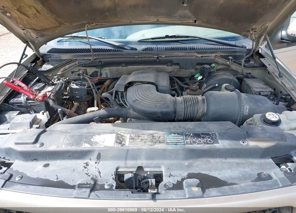 2002 FORD F-150 LARIAT/XLT VIN: 1FTRW07672KE07580