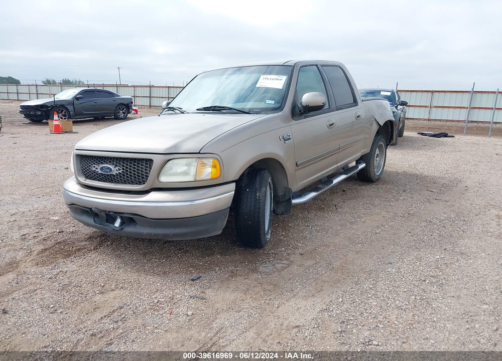 2002 FORD F-150 LARIAT/XLT VIN: 1FTRW07672KE07580