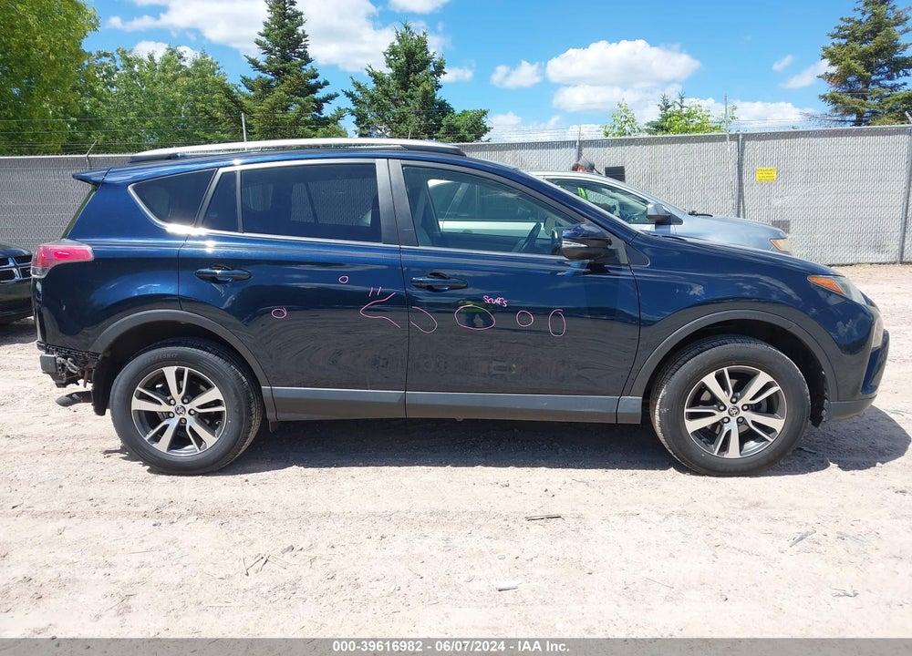 2018 TOYOTA RAV4 XLE VIN: JTMRFREV9JJ183053